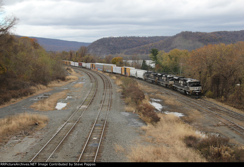 NS 7323 leads train 11Z from Binghamton into Enola yard